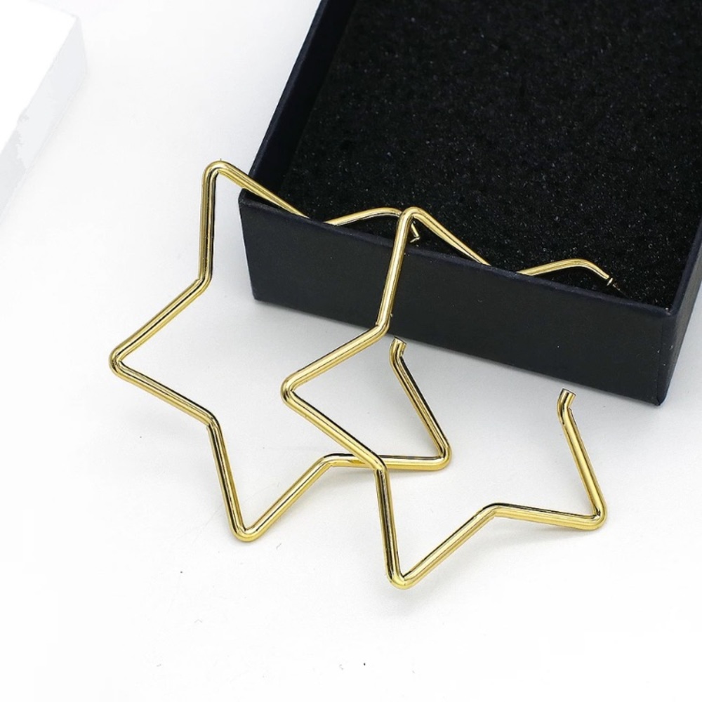 Gold Tone Big Star ⭐️ Earrings - Picture 1 of 4